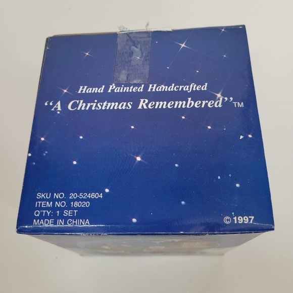 Vintage “A Christmas Remembered” Hand Painted DecorativePlate and stand 1997 - Picture 3 of 16